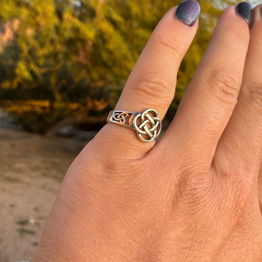 Silver Celtic Knot Ring - Picture 2 of 8